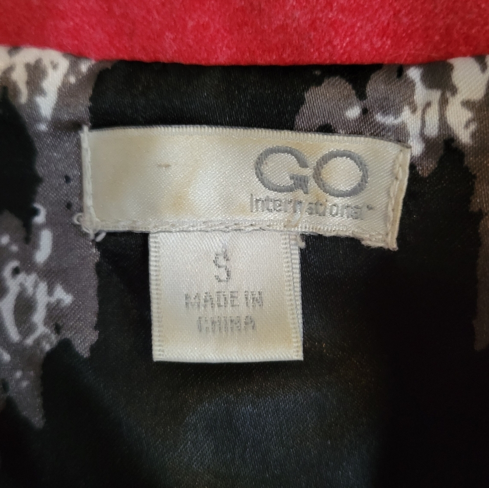Go International red vest - Picture 2 of 8